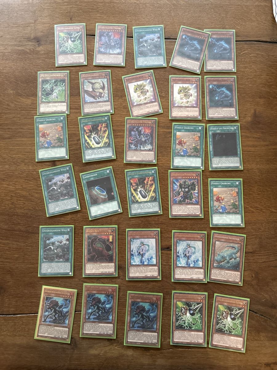 Yugioh Carte collezionabili: Yugioh Karten Sammlung / Dino Deck – Usato da Untervaz venduto da PhilipFausch01