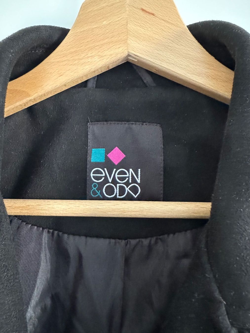 Giacche: Schwarze Even&Odd Kunstlederjacke – Usato da St. Gallen venduto da nikolasbong 2