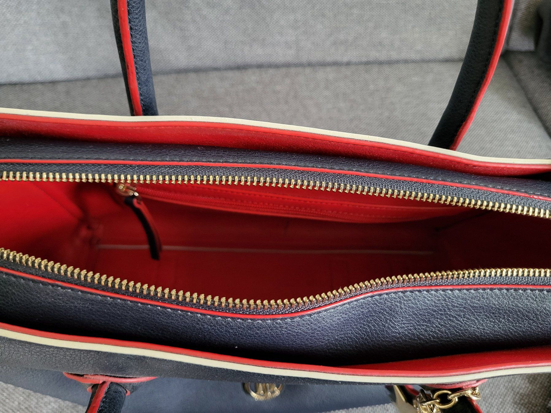 Tommy Hilfiger Borse da donna: Schöne "Tommy Hilfiger" Handtasche – Usato da Täuffelen venduto da Val_sells_it 4