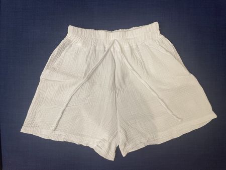 White material shorts, XS/S, excellent condition, never worn
