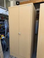 schöner tiefer Metallschrank ll 90x50xH200cm, ohne Schlüssel