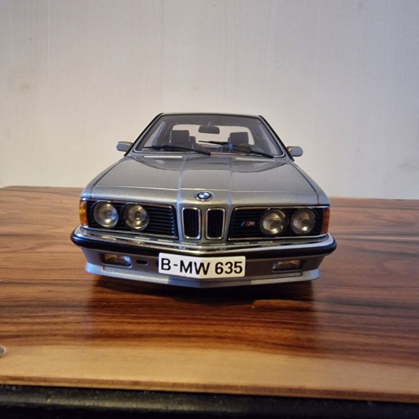 Autoart Modellini d'auto: Autoart 1:18 BMW 635 / Grau Metallic – Difettoso da Rüti b. Büren venduto da tempo50 2