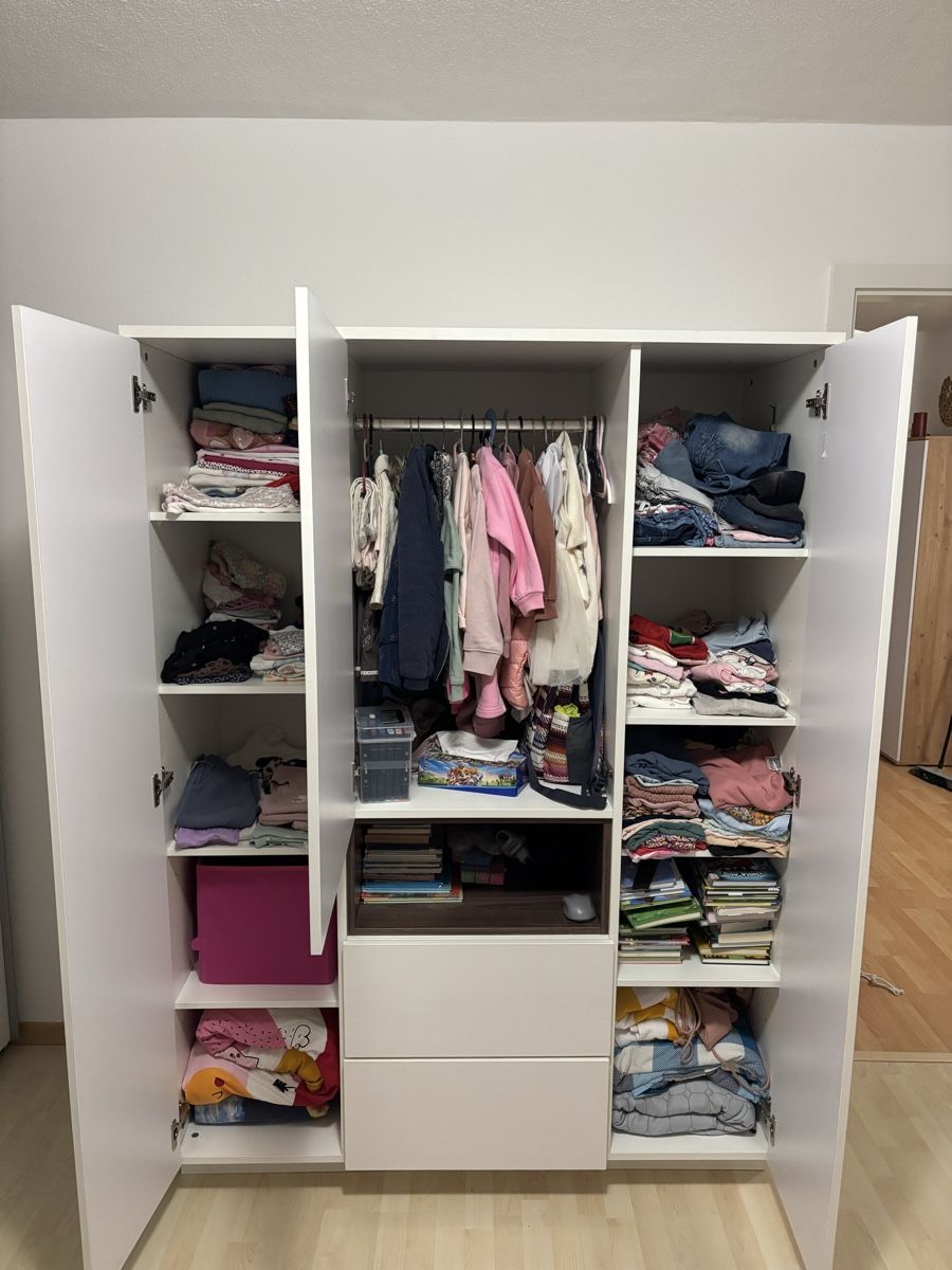 Armoires: Kinderkleiderschrank – D'occasion à Oensingen par El2021 1