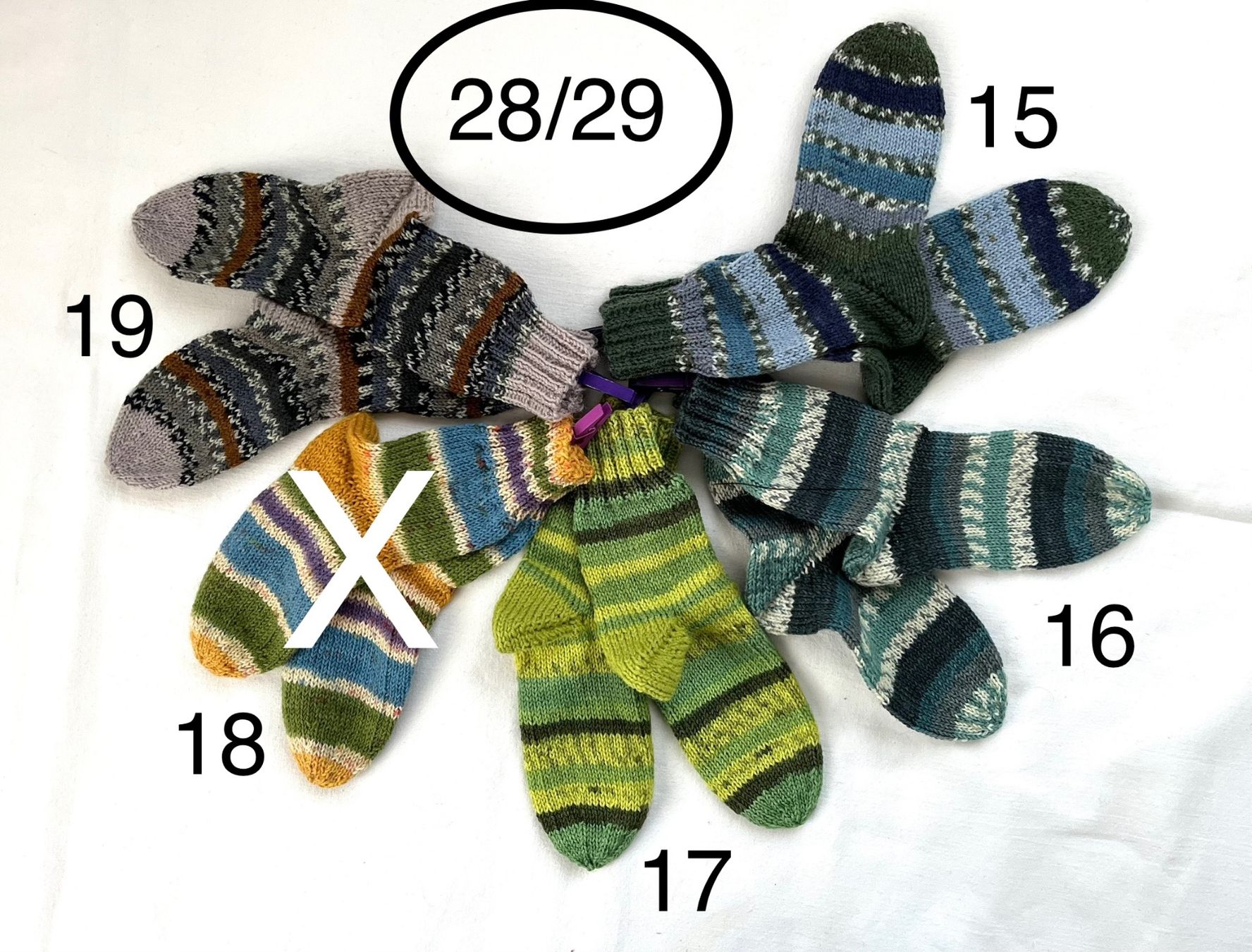 Calze per bambini: handgestrickte Socken, 28/29 – Nuovo (secondo la descrizione) da Engelburg venduto da rautibus