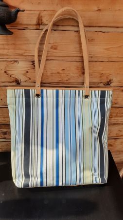 Sommer Tasche mit Streifenmuster
