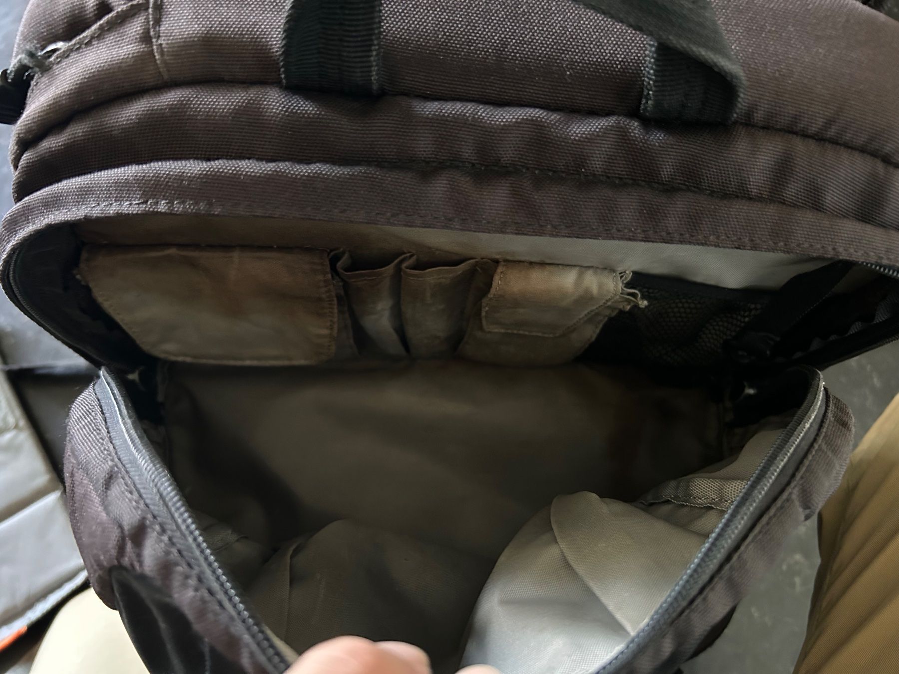 Zaini: Lowepro Fotorucksack - stark gebraucht – Usato da Bern venduto da inf_bdw8 3