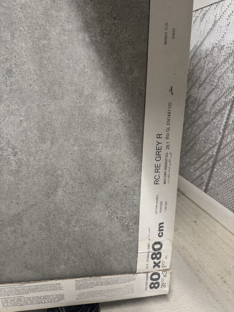 Bodenbeläge: Bodenfliesen 80 x 80cm – Neu und originalverpackt aus Brittnau von rgi_vz9w 2