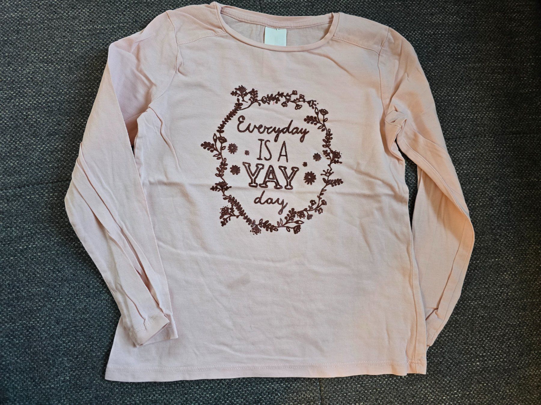 Pulls et sweat-shirts: Langarmshirt Gr. 122 – D'occasion à Büttikon AG par Amineah
