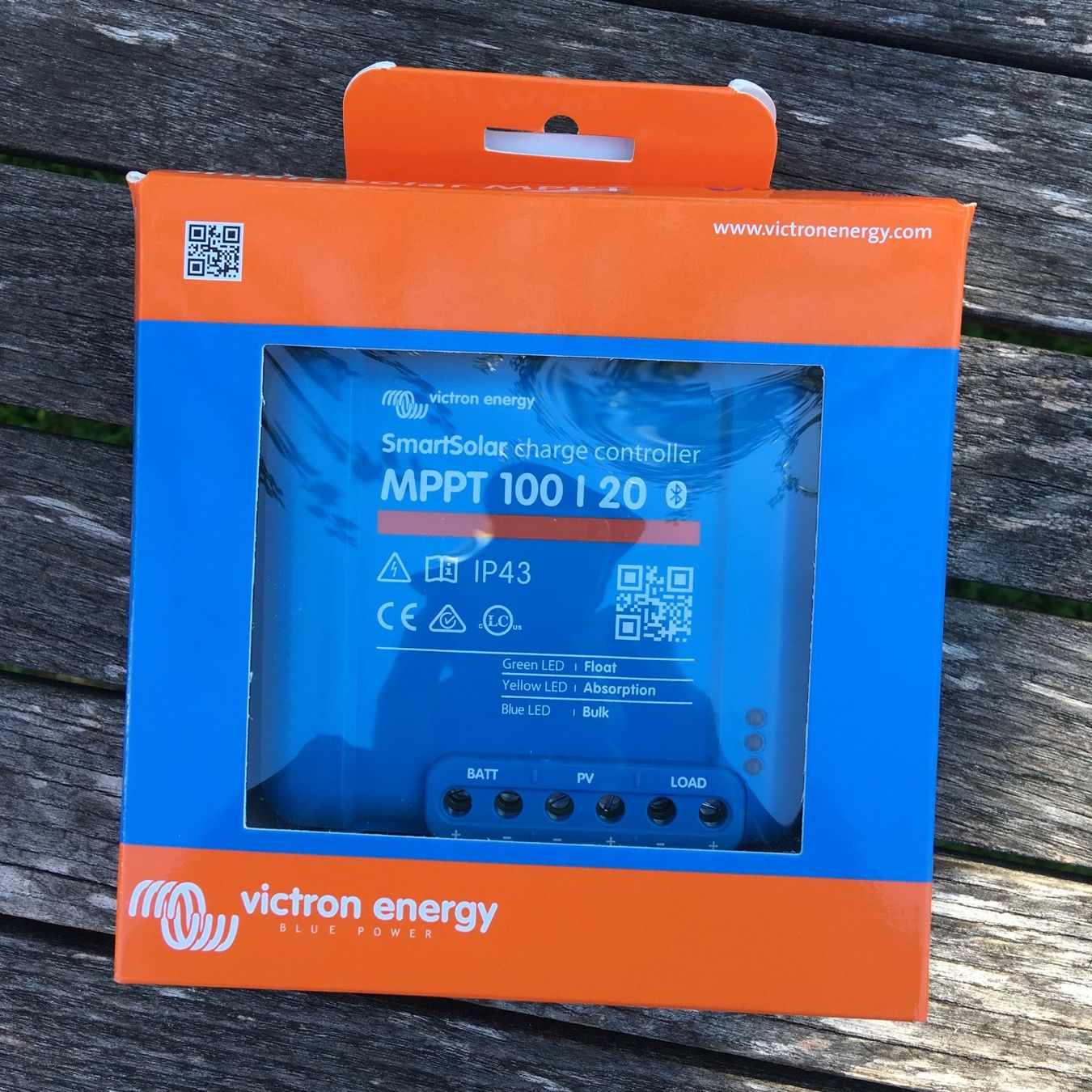 Victron Akkus & Batterien: Victron MPPT 100/20 Smart Solar, Bluetooth – Neu und originalverpackt aus Turgi von