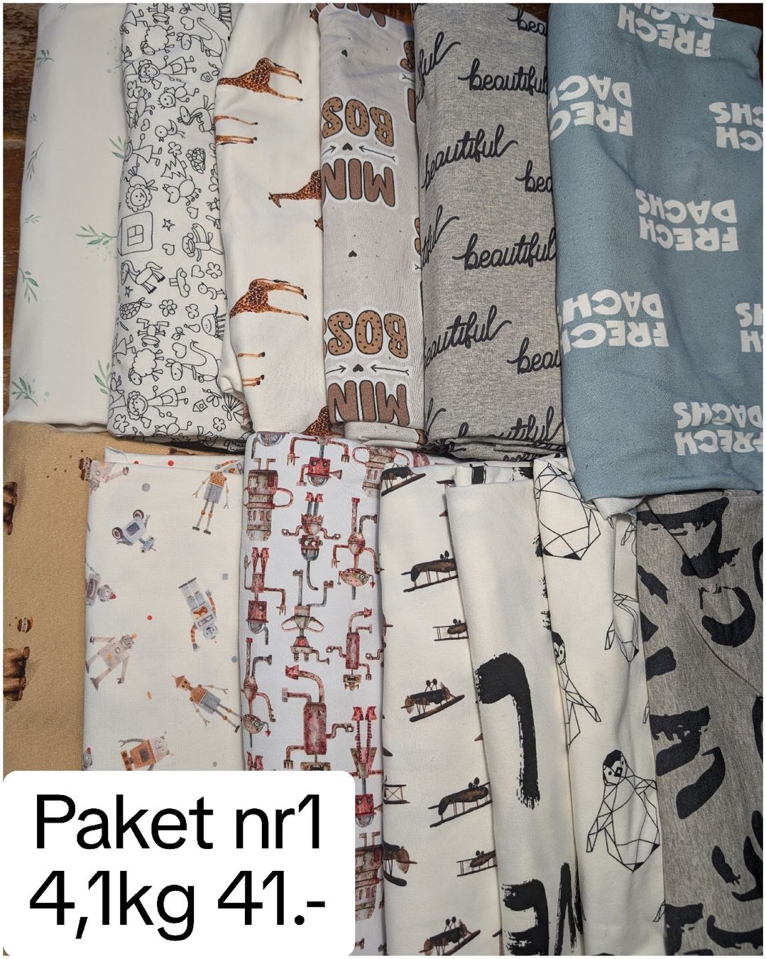 Tessuti: Mega Stoffpaket zum Kilo Preis – Nuovo (secondo la descrizione) da Hagneck venduto da fischli80
