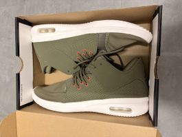 Jordan Eclipse Sneaker, Olivgrün,  Grösse 44.5 Top Zustand!