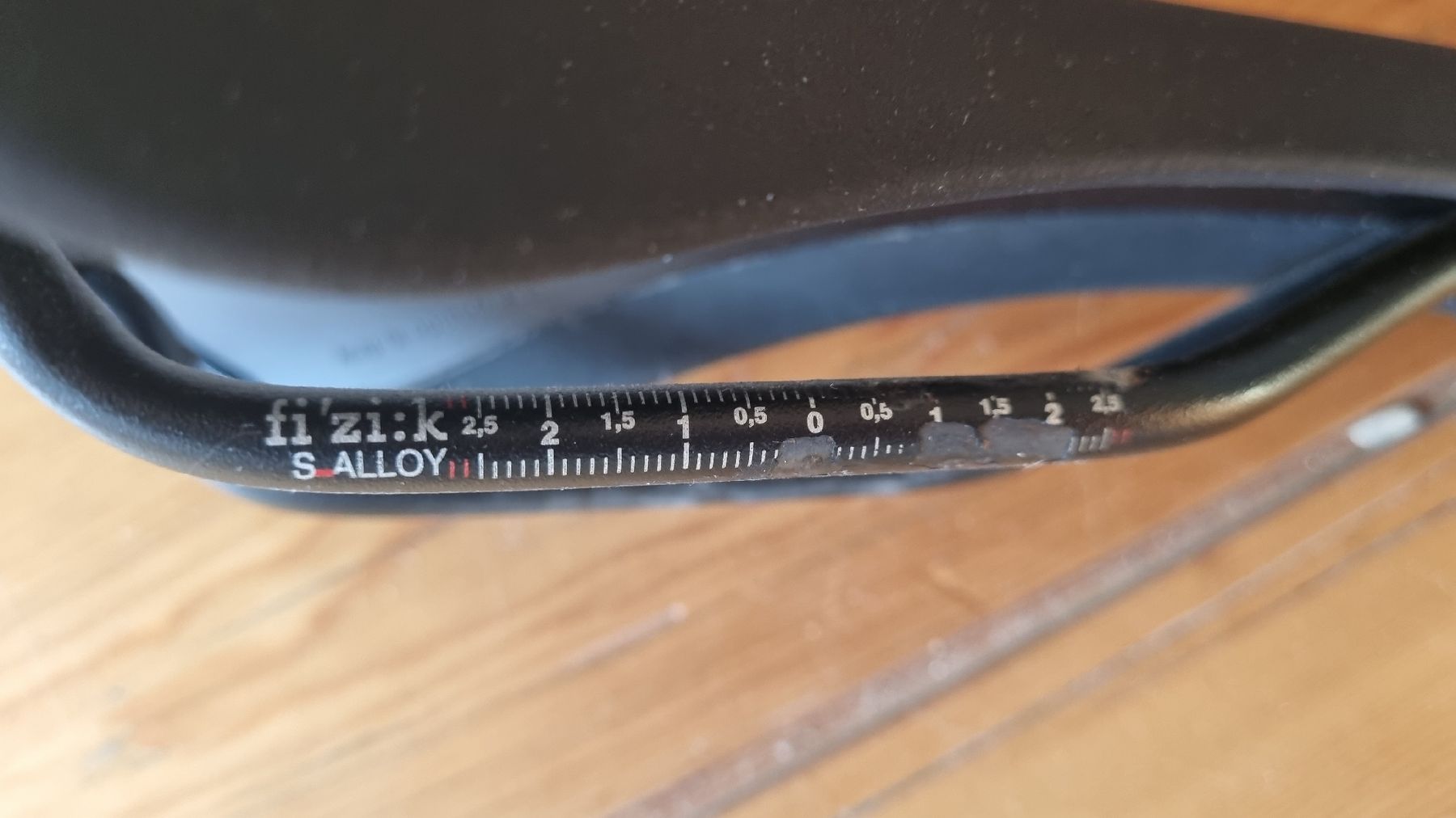 Fizik Pezzi di ricambio: Fizik Aliante R5 – Usato da Le Grand-Saconnex venduto da MrBeanz43 4