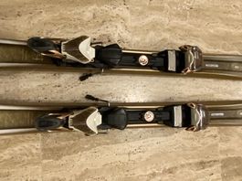 Paire de skis femme Völk avec fixations design - comme neuf