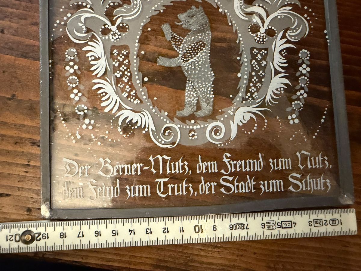 Tutte le decorazioni: Berner Bär Bleiglasbild mit Spruch, Vintage – Usato da Lamone venduto da Birth-Gramm-Antiques 3