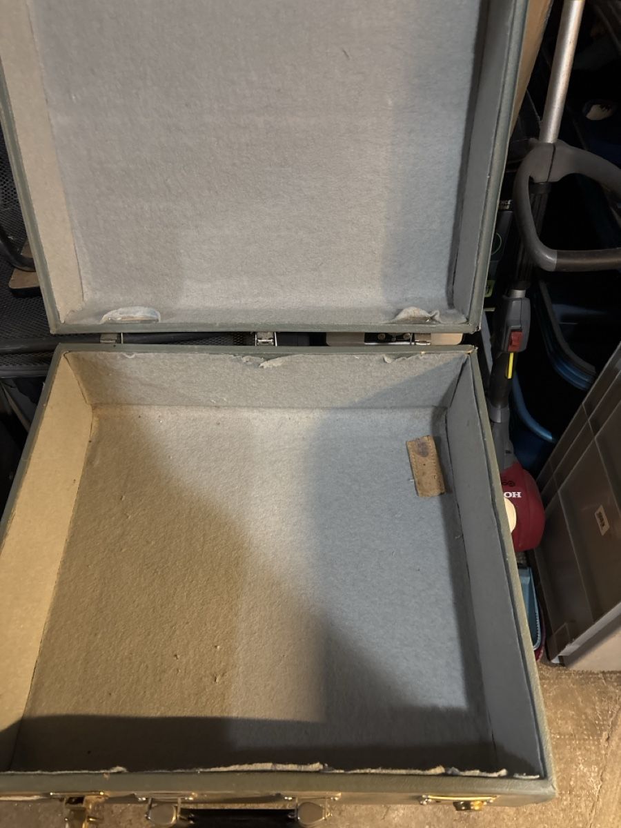 Vintage Strumenti musicali: Fisarmonica vintage rossa, – Usato da basel venduto da Swiss._.1978 7