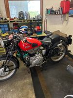 Motorrad Gilera Rot im guten Zustand