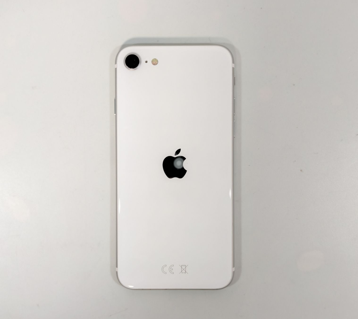 Apple Telefoni cellulari / Smartphones: iPhone SE 2 ohne iCloud Lock – Difettoso da Ehrendingen venduto da Rocky985
