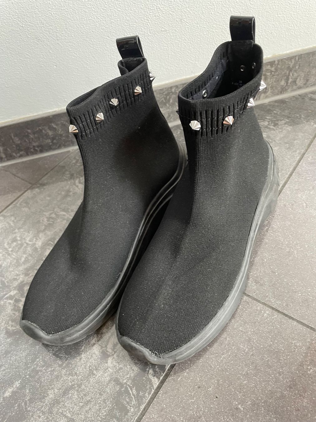 Guess Scarpe da donna: Guess Sockensneaker – Usato da Rorschach venduto da elvi20