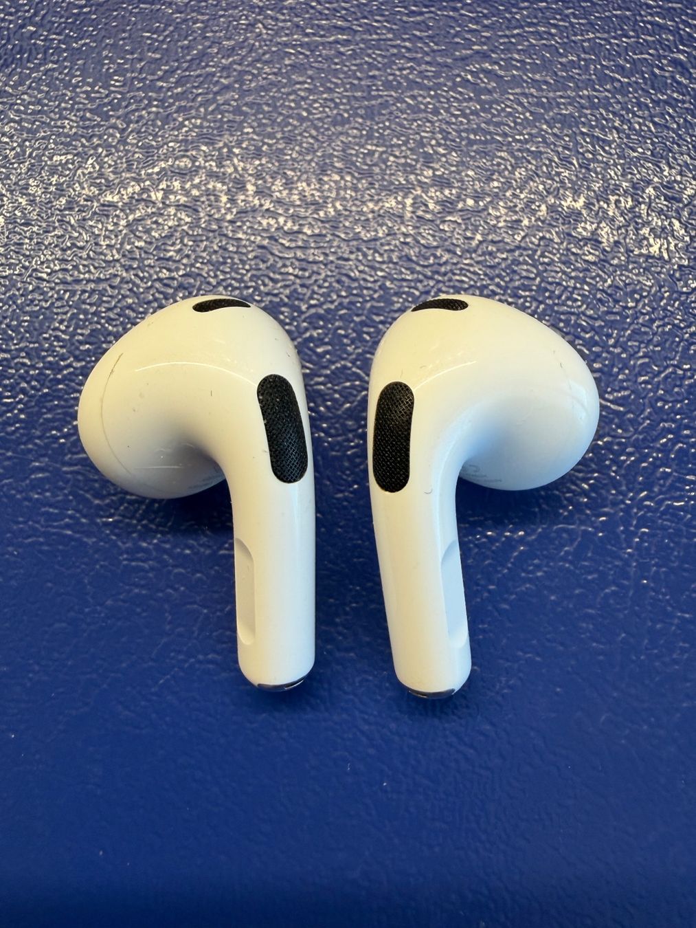 Apple Kopfhörer: Apple AirPods 3. – Gebraucht aus Lausanne von Zorrus77 2