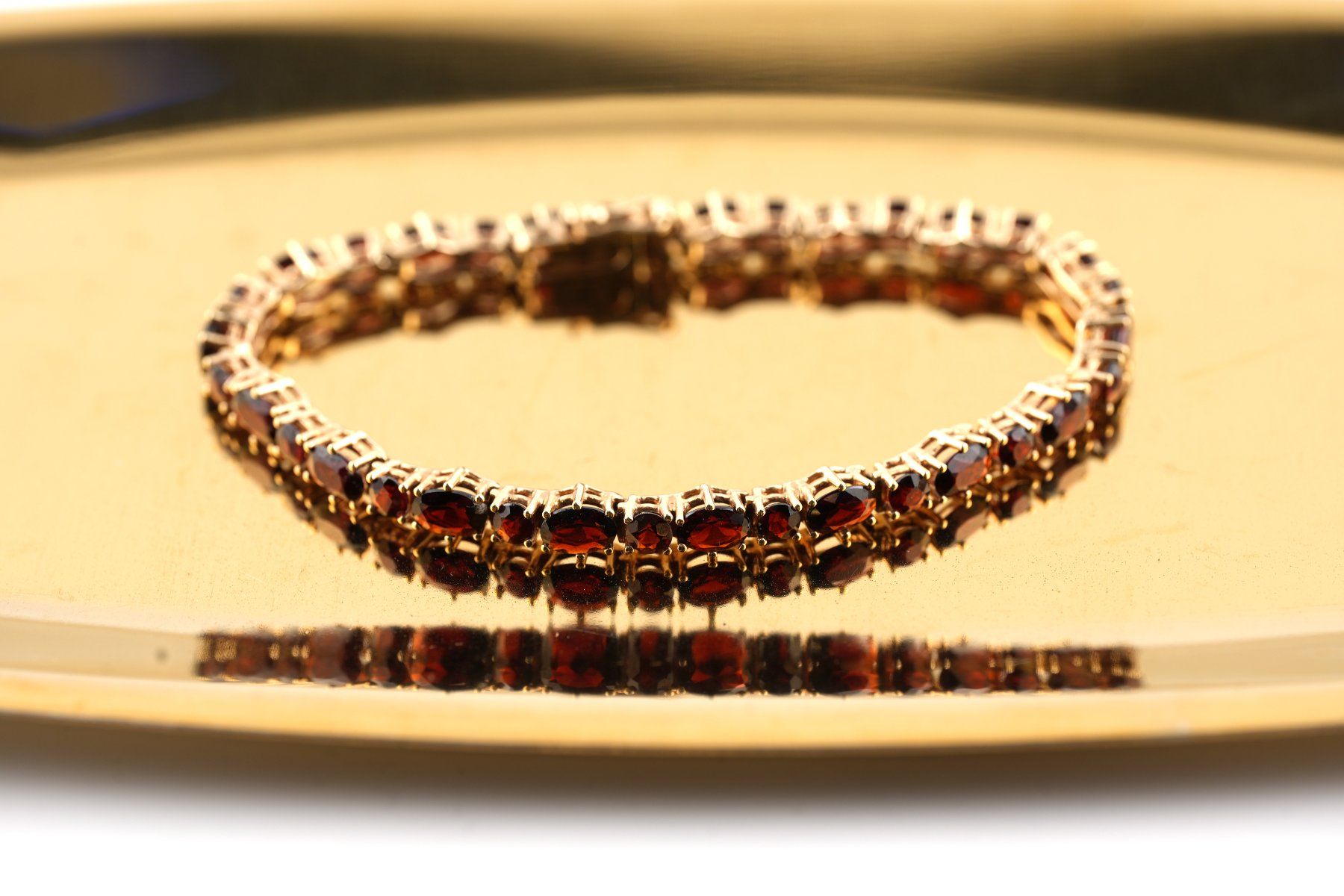Armbänder & -reifen: Goldschmuckset 14K Granat Steinen – Gebraucht aus Basel von Vip24 6