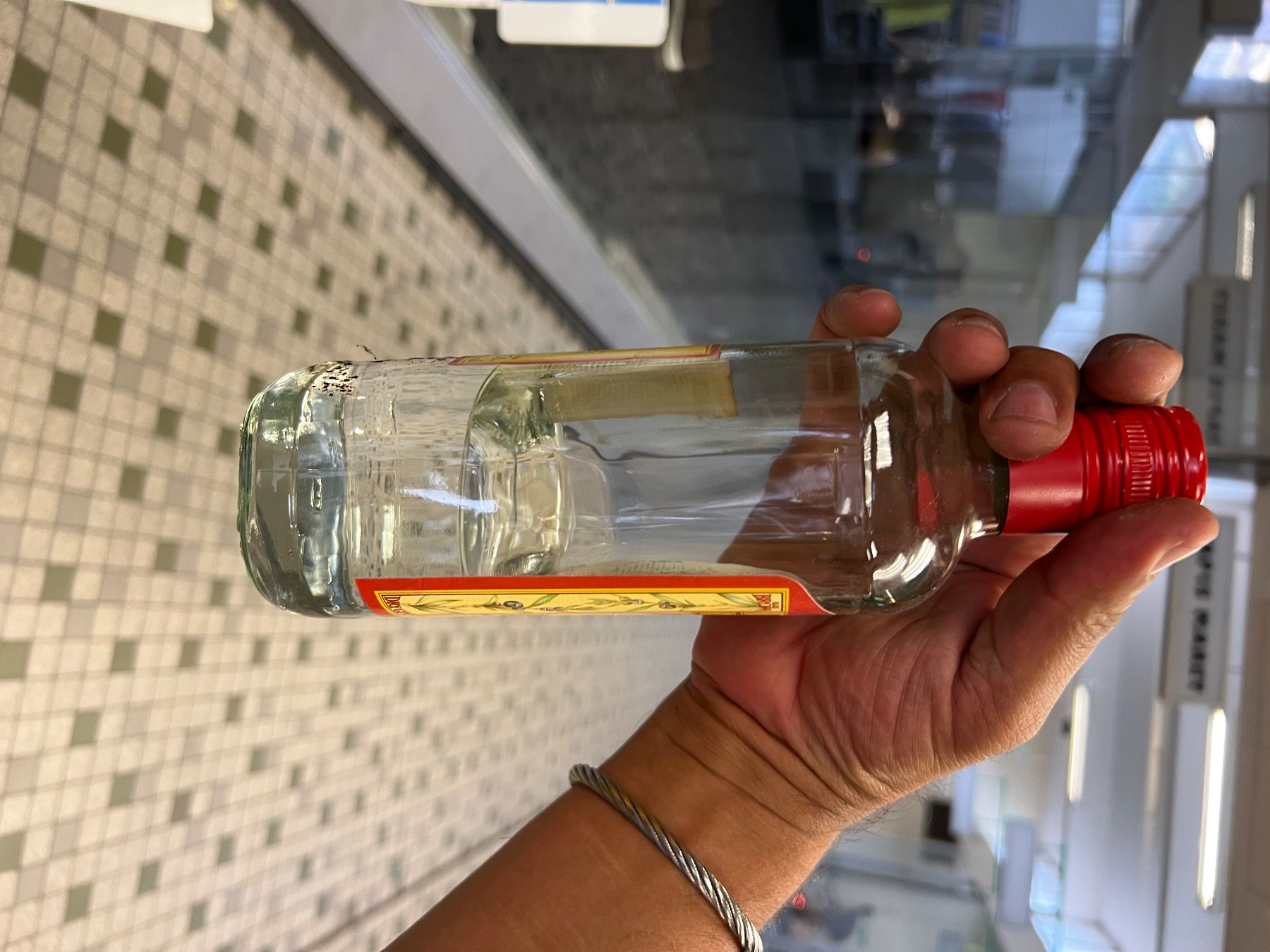Bevande alcoliche: DRY GIN ANCIENNE BOUTEILLE ENTAMÉE – Usato da Genève venduto da Leboucheoreilles 5