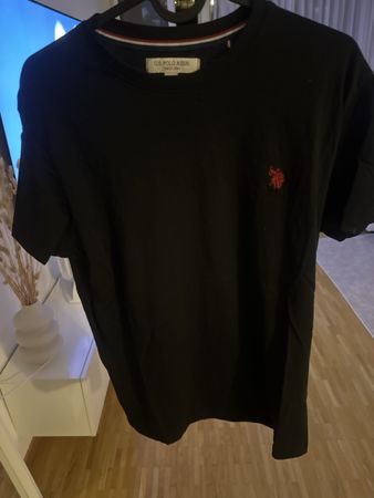 T-shirt US Polo Assn noir col rond très bon état 