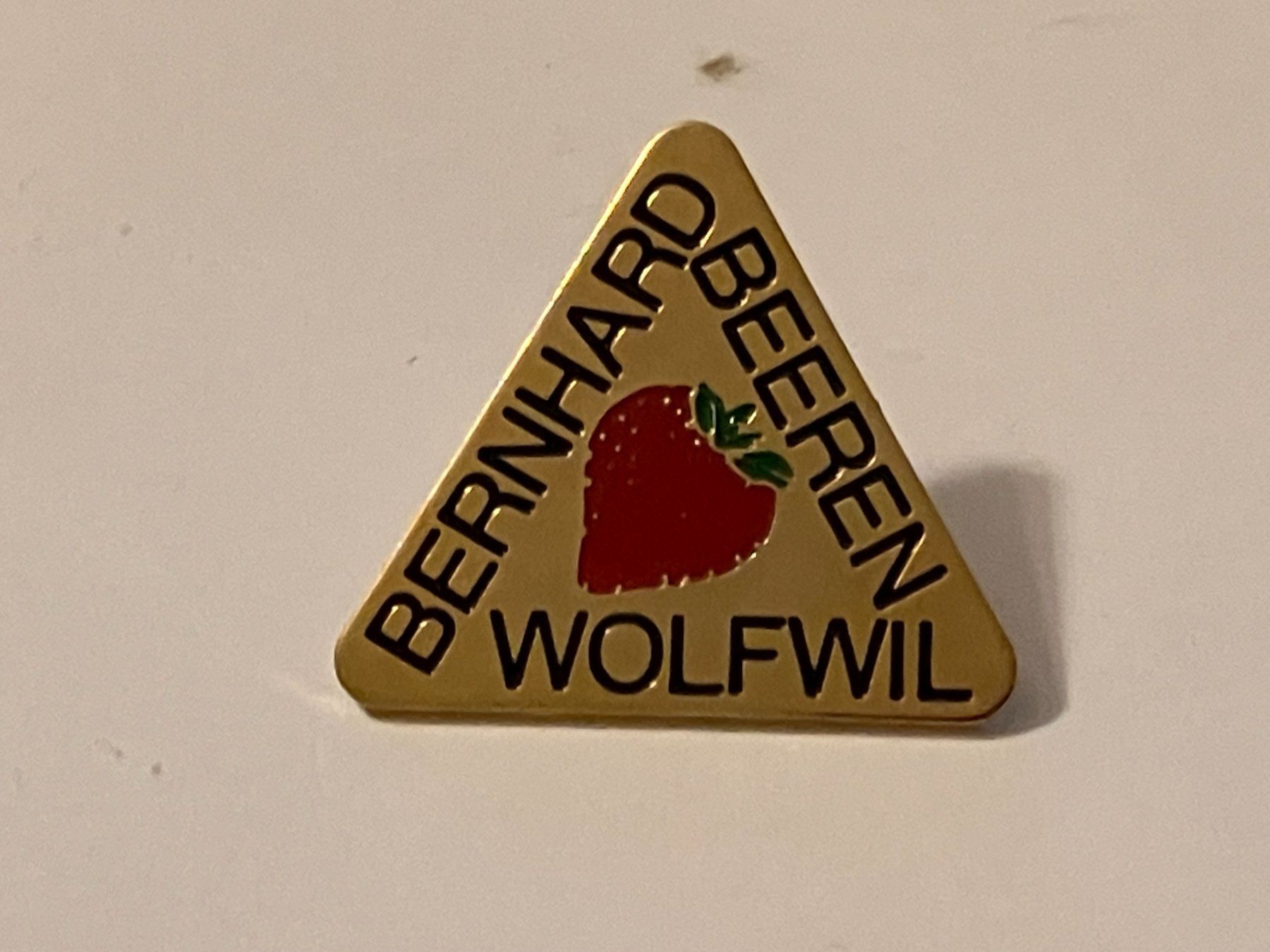 Plaketten & Abzeichen: 1 Pin Bernhard Beeren Wolfwil – Gebraucht aus Basel von djwwpp