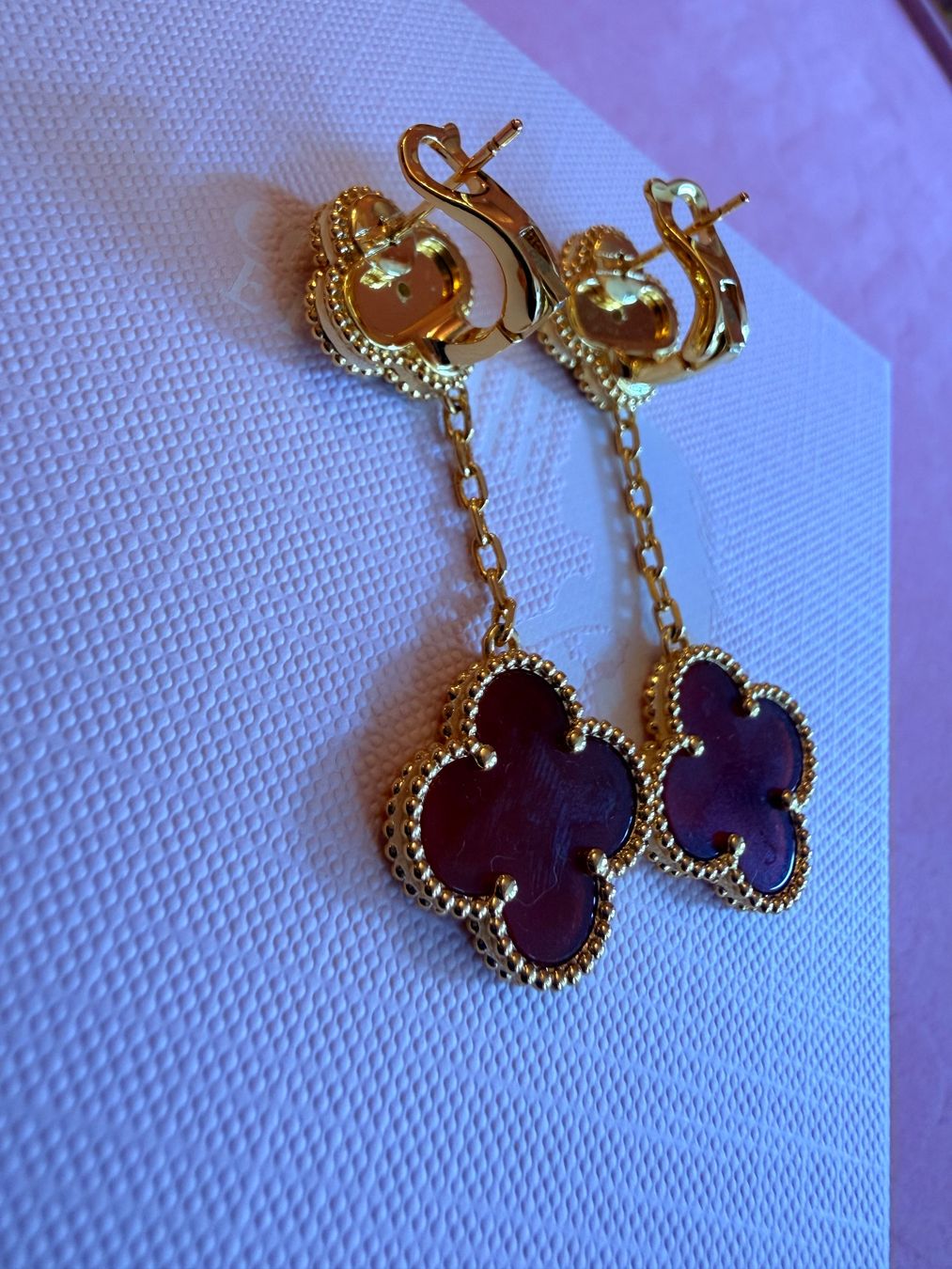 Ohrringe & -stecker: Boucles d'oreilles trèfle, plaqué or – Neu und originalverpackt aus St-Maurice von Sandrinette123 2