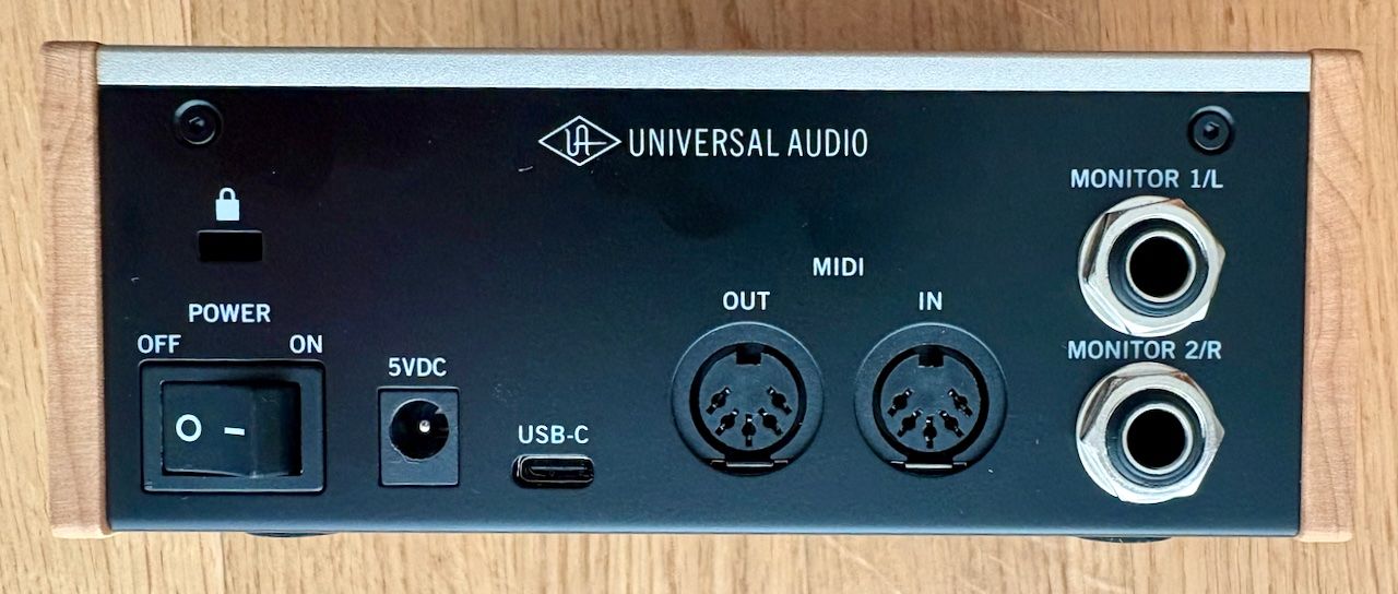 Universal Audio Attrezzatura per studi di registrazione: Universal Audio Volt 176 USB Audio Interface – Usato da Zürich venduto da SierraKilo 5
