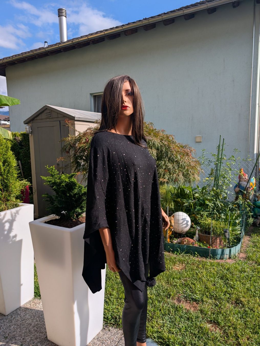 Altro in Moda donna: Schwarzer Poncho mit Strass-Steinen, Top Zustand! – Usato da Cugnasco venduto da tizianaq 3