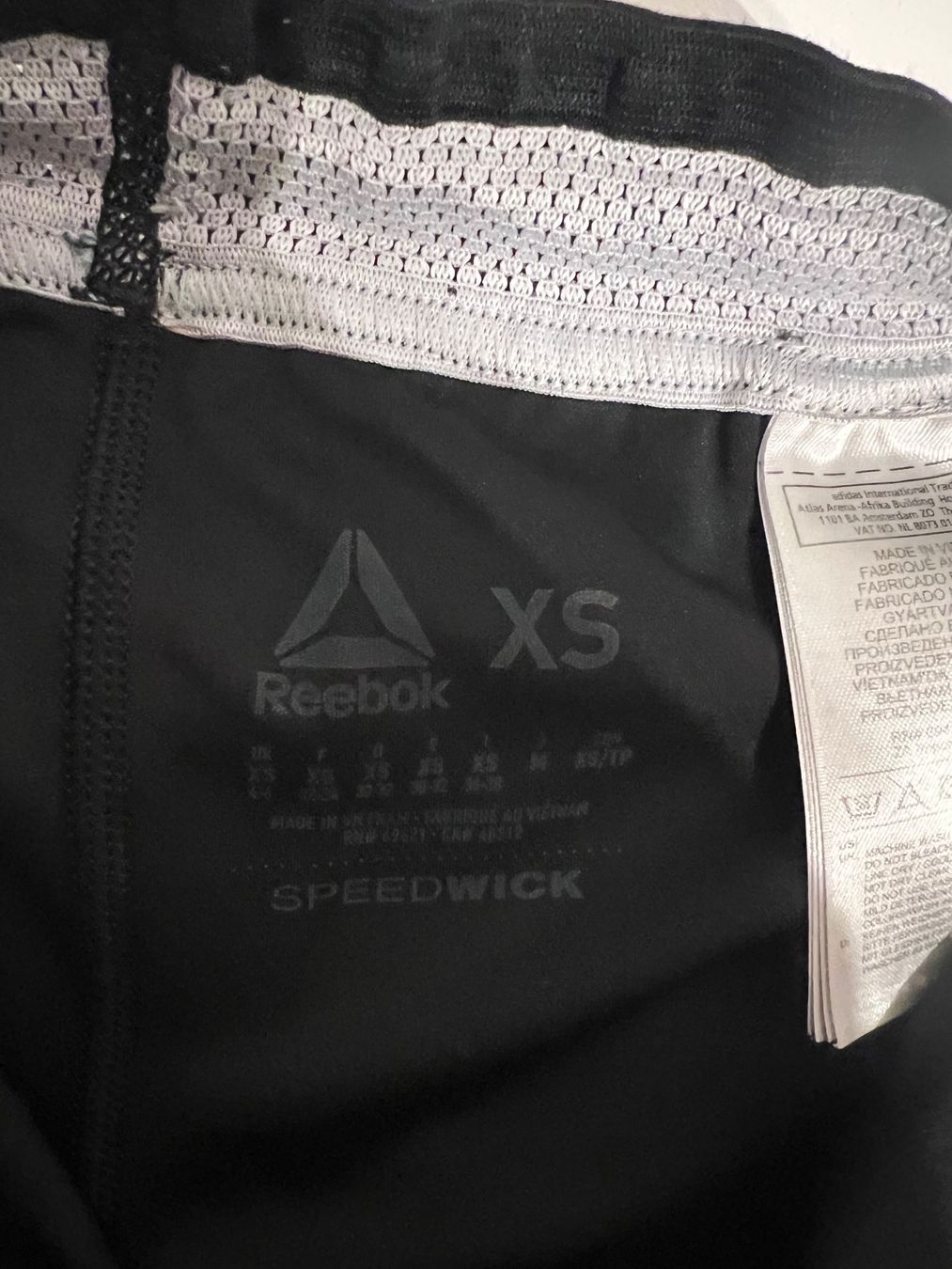 Reebok Hosen: Reebok Sportshorts – Gebraucht aus Erlenbach von paulina.rad 1