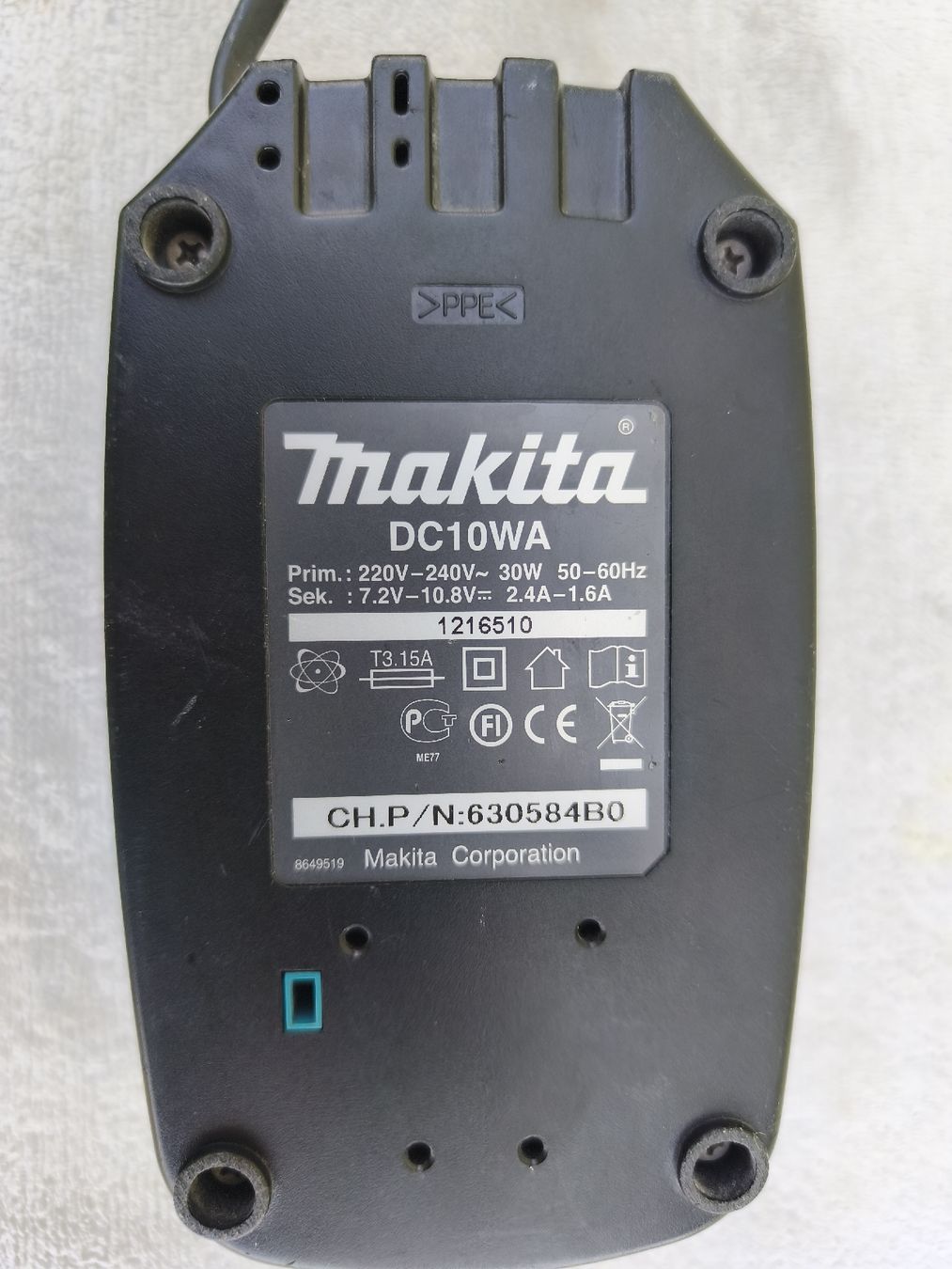 Makita Tutti gli attrezzi: Ladegerät MAKITA  – Usato da Recherswil venduto da Sruscha58 2