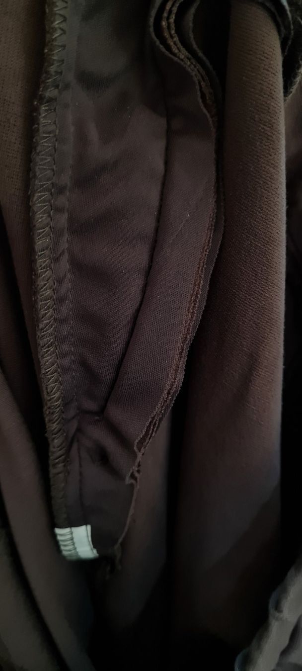 Hosen: Hose von Please Grösse M – Gebraucht aus Bäriswil BE von irwu 2