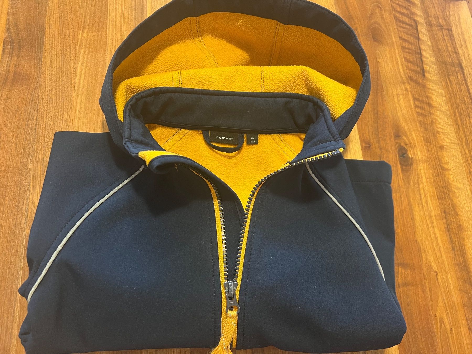 Name It Giacche & Cappotti: Softshell Jacke name it Gr. 104 – Usato da Samedan venduto da Schweiz13 7
