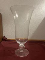 Vase - gross mit Fuss - Deko - Boden - Glas