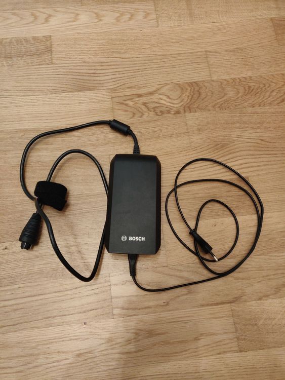 Bosch eBike Battery Charger 364/230 Kaufen auf Ricardo