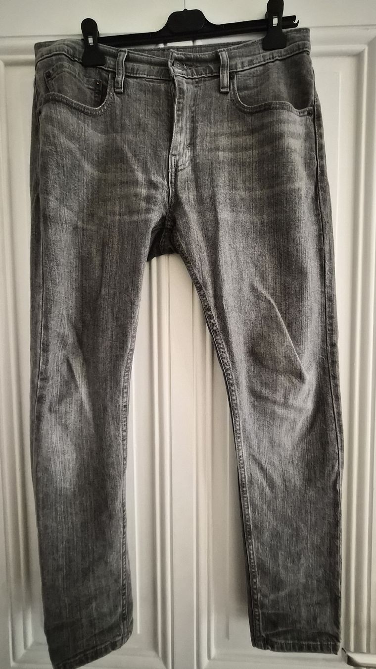 Levi's Jeans: Grey Levi 512 32x30 – Usato da Genève venduto da dan_qns7 1