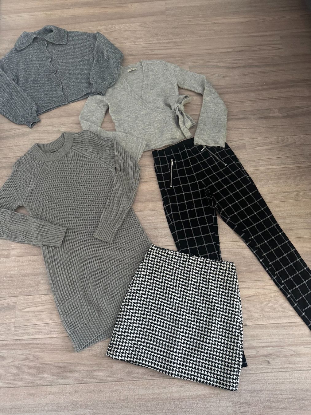 Lotti di vestiti: 5 Stk. Damen Kleider Set Gr. XS – Usato da Bonstetten venduto da VCLS