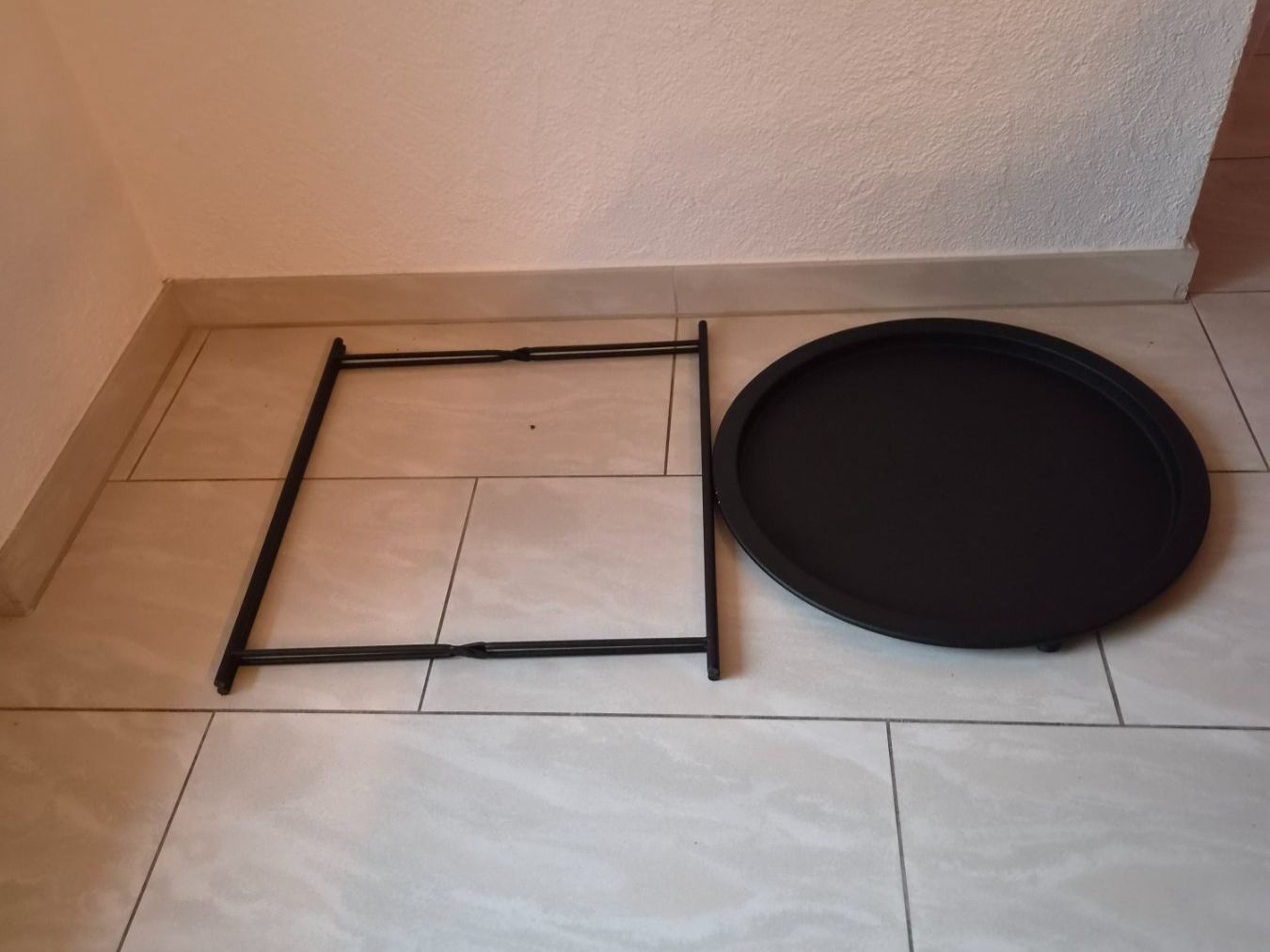Tavoli: Runder Dekotisch schwarz metall, modern – Usato da Ibach venduto da urs_sl5h 1