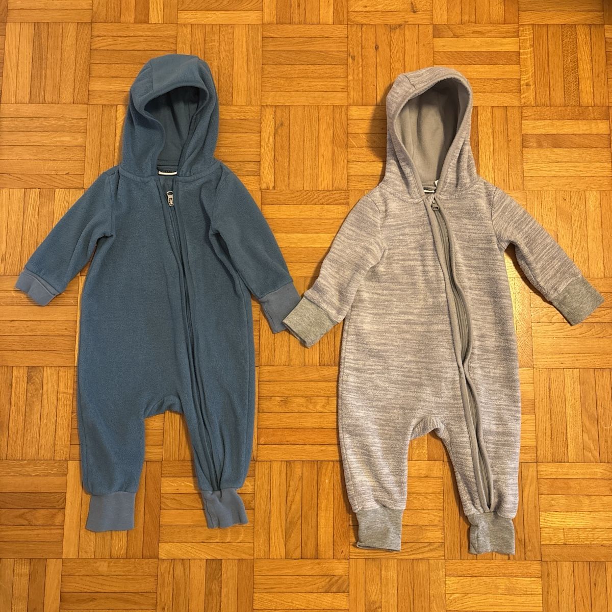 Lotti & Set di vestiti: Combinaisons bébé taille 74/80 – Usato da Ecublens VD venduto da Alan2026