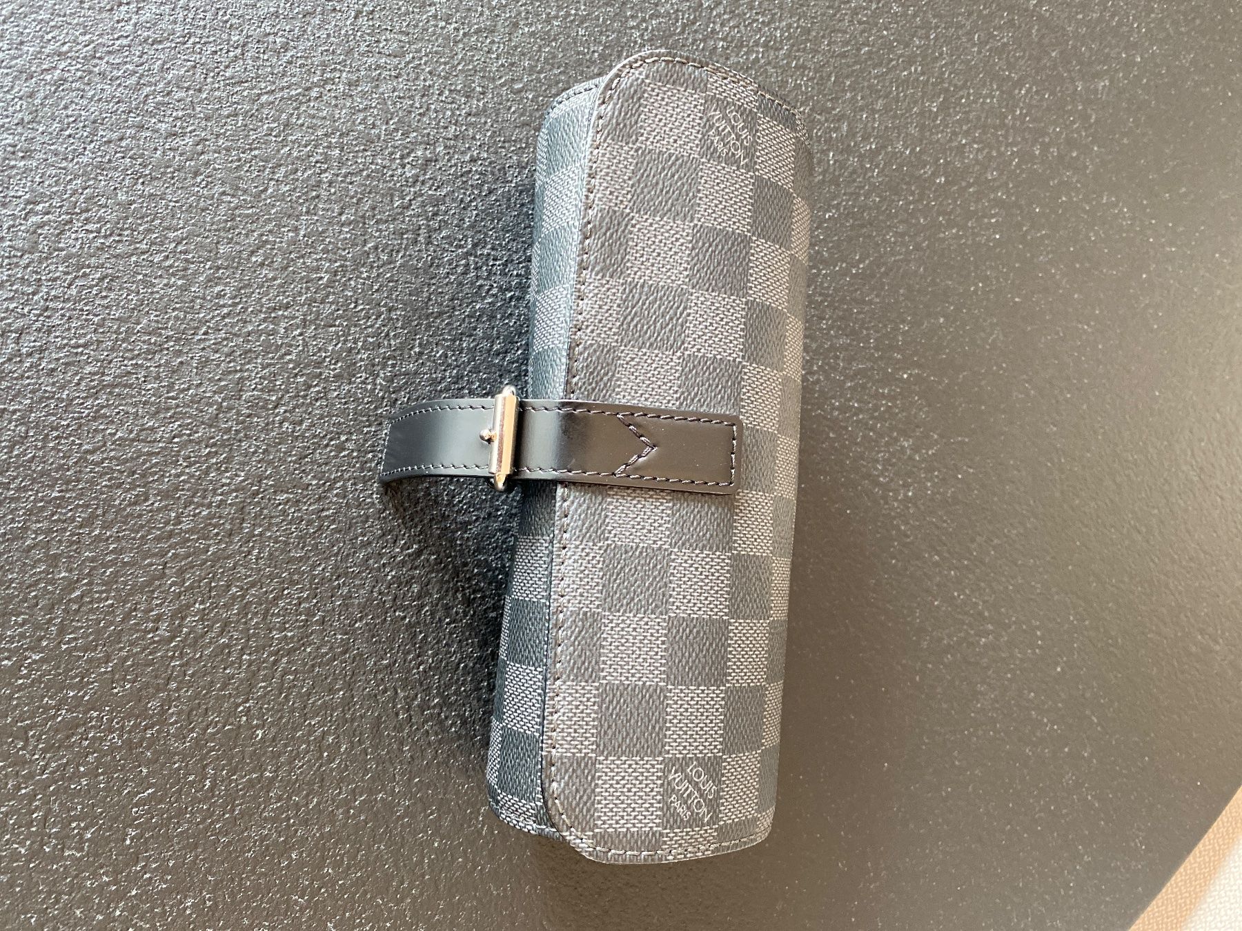 Louis Vuitton Cover & Protezioni schermo: 3 Watch Case – Nuovo (secondo la descrizione) da Zürich venduto da danielonri