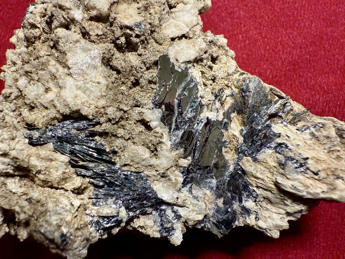 Mineralien & Heilsteine: Eisenrose aus dem Grimselgebiet – Gebraucht aus Schattenhalb von Oodaaq 2