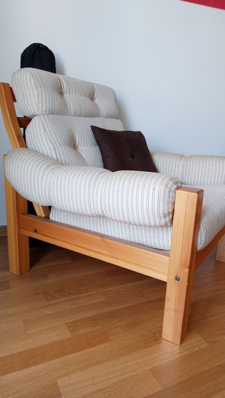 Sessel: Sofa Holzgestell mit Polstern gebraucht – Gebraucht aus Luzern von fio_vc98 2
