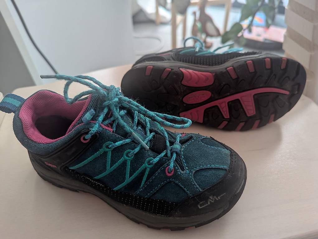 Schuhe für Jungen: Shoes size 30 – Gebraucht aus Ponte Capriasca von Julie014