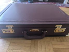 Neues BergHOFF Besteckset 72-teilig im Koffer zu verkaufen.