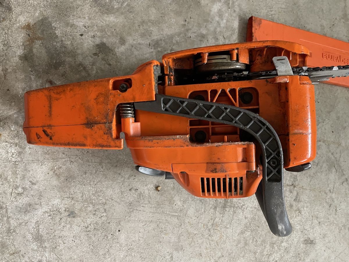 Husqvarna Scies: Husqvarna 235 – D'occasion à Chur par enr_27gn 3