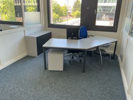 Hochwertige Büromöbel