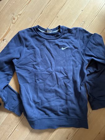 nike pulli