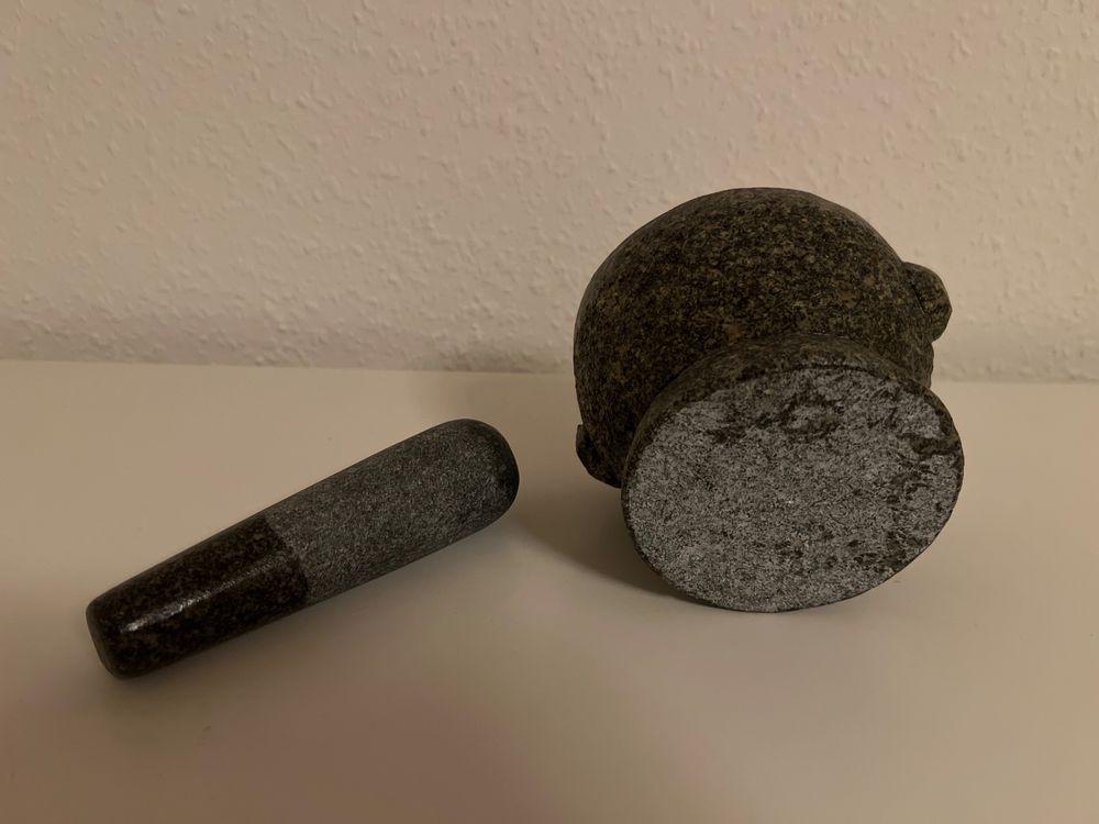 Toller Stein Mörser aus Granit (Gebraucht) in Basel für CHF 10 – mit ...