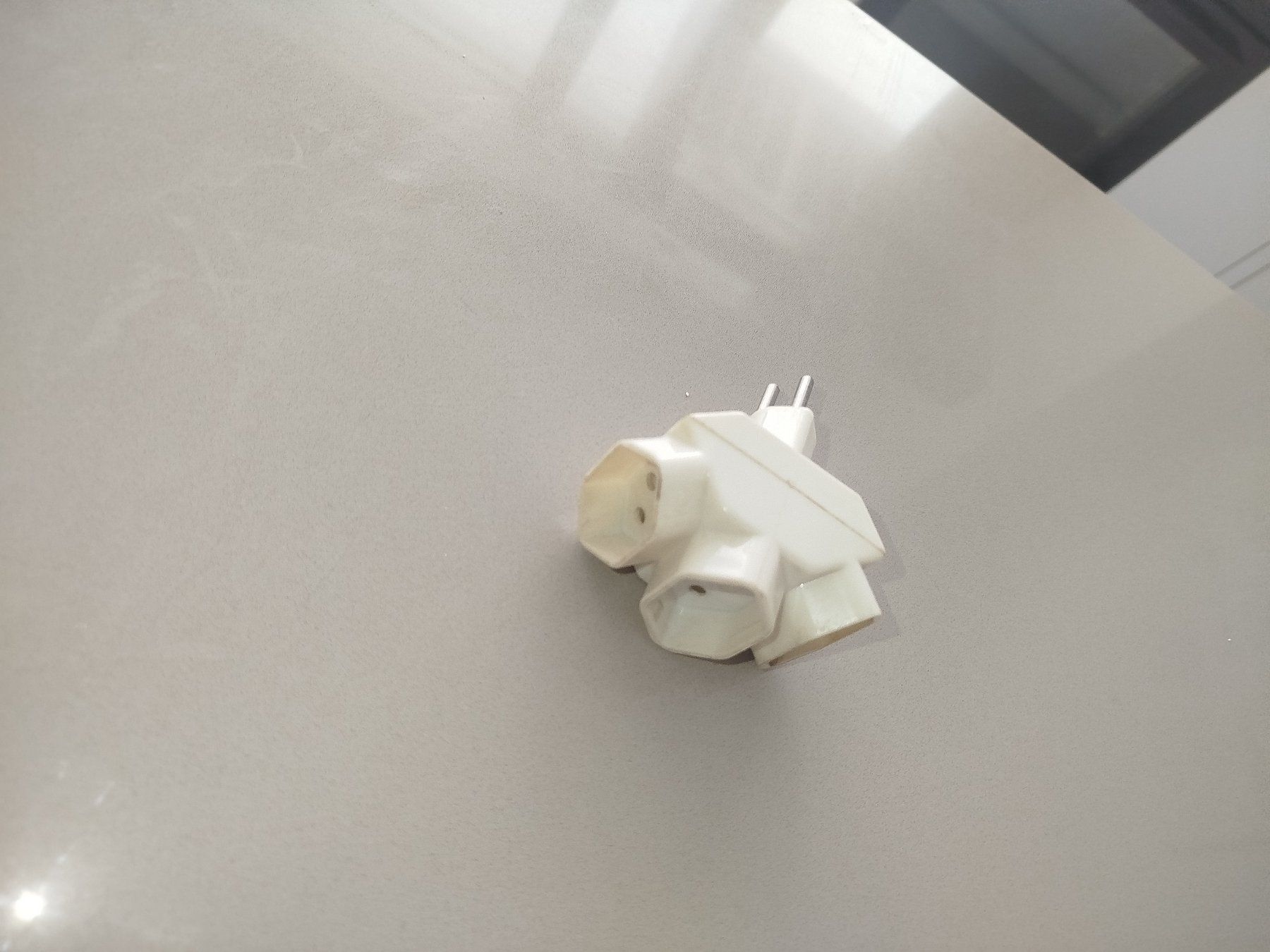 Spine: Mehrfachstecker 3 Stuck – Usato da Adliswil venduto da 3001marv